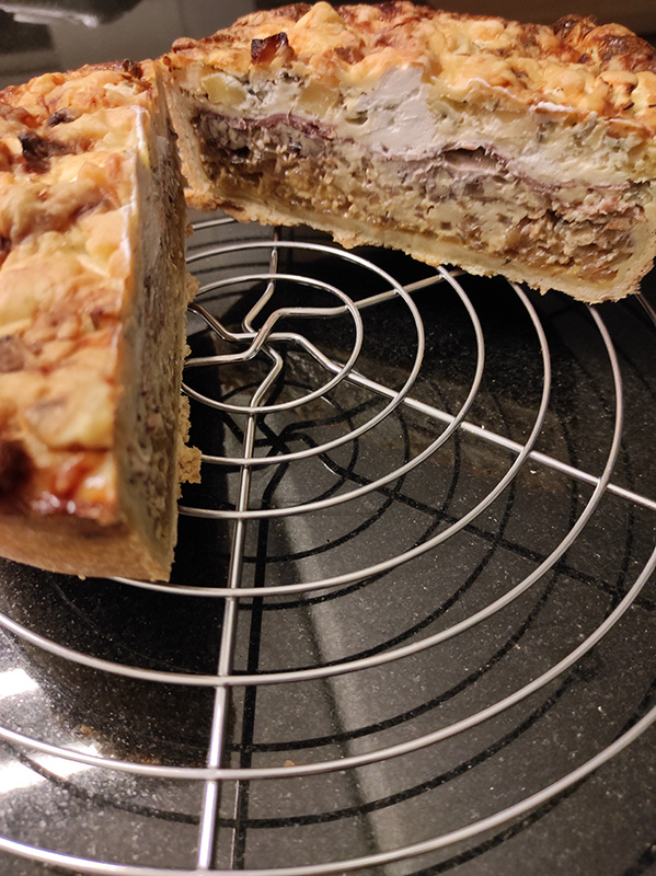 quiche geitenkaas ui gerookte ham pecannoten